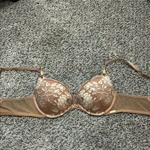 Elegant Lace Underwire Bra